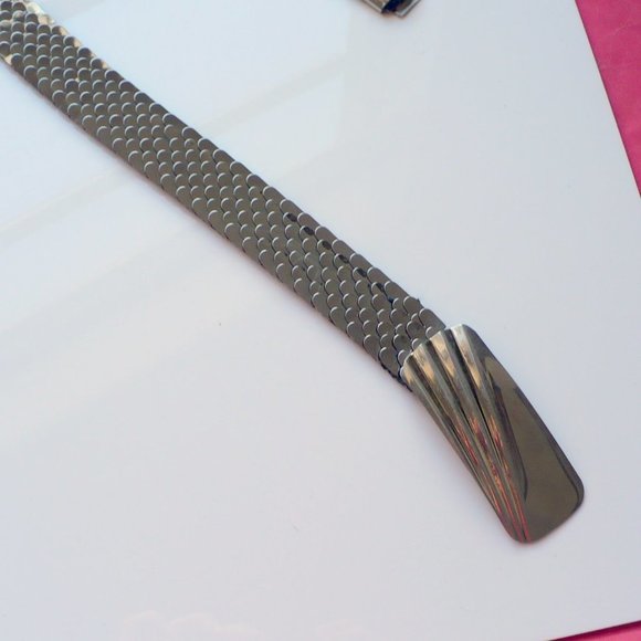 ❤️ Vintage 1970s Silver Stretch Elastic Fish Scale Belt Silver Buckle - Picture 4 of 6